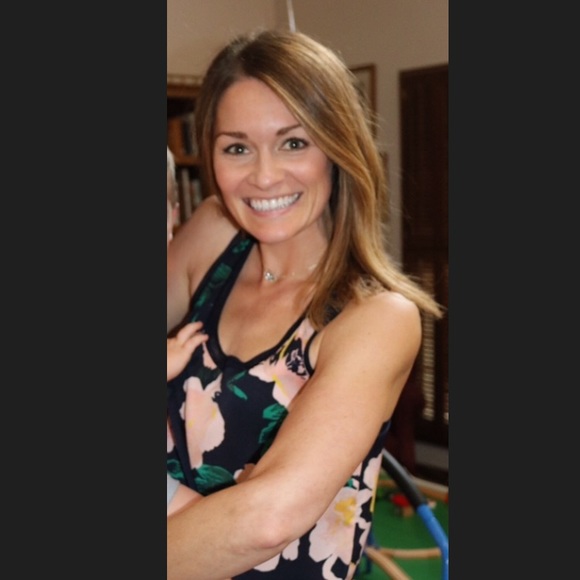 Meet your Posher, Alexis - Picture 1 of 3